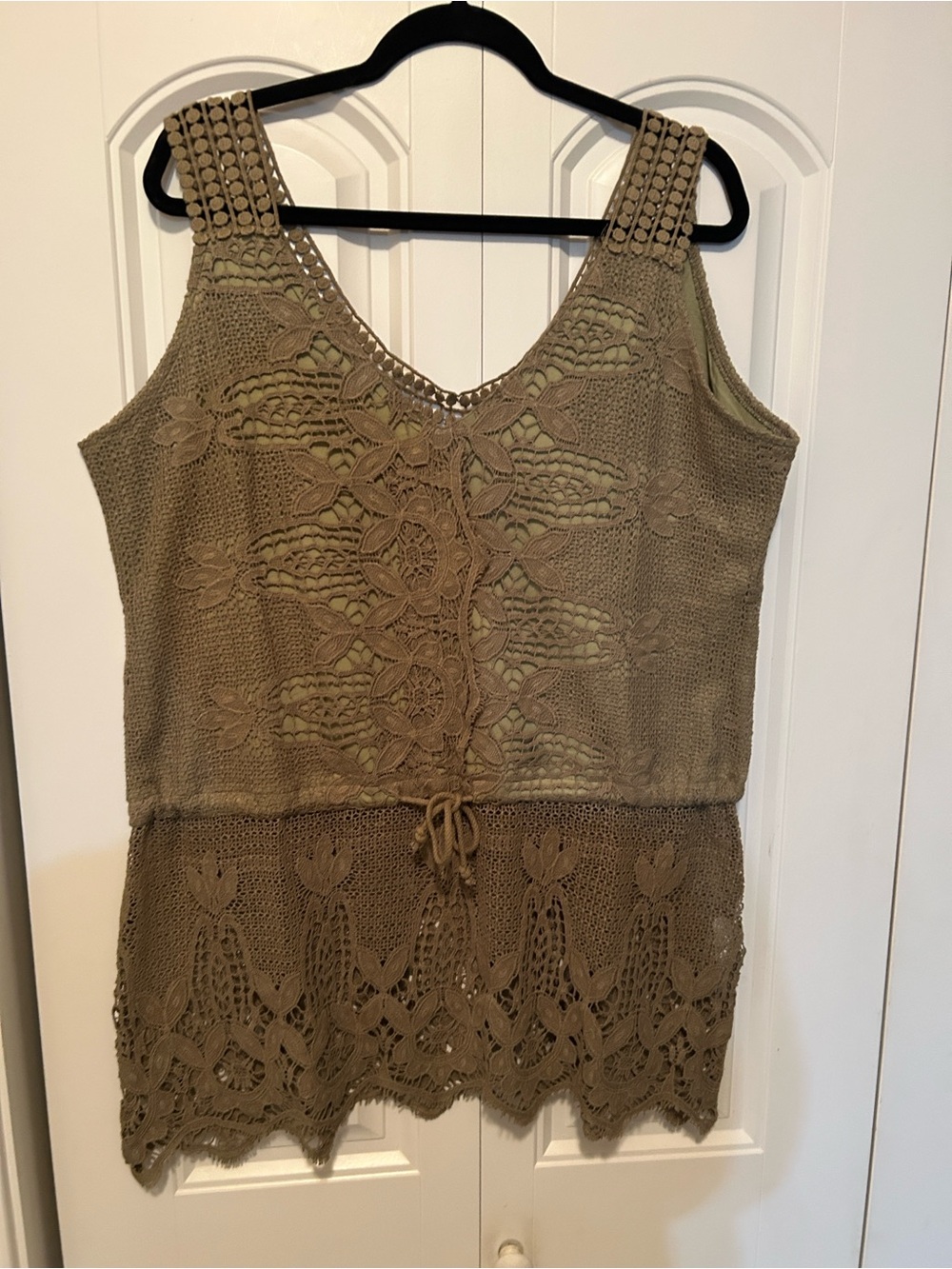 Olive Green Crochet Lace V-Neck Camisole - Picture 2 of 3